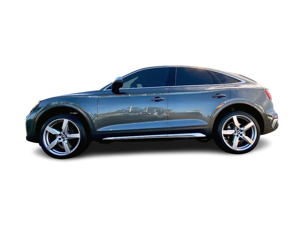 Thumbnail: 2022 Audi SQ5 - 3
