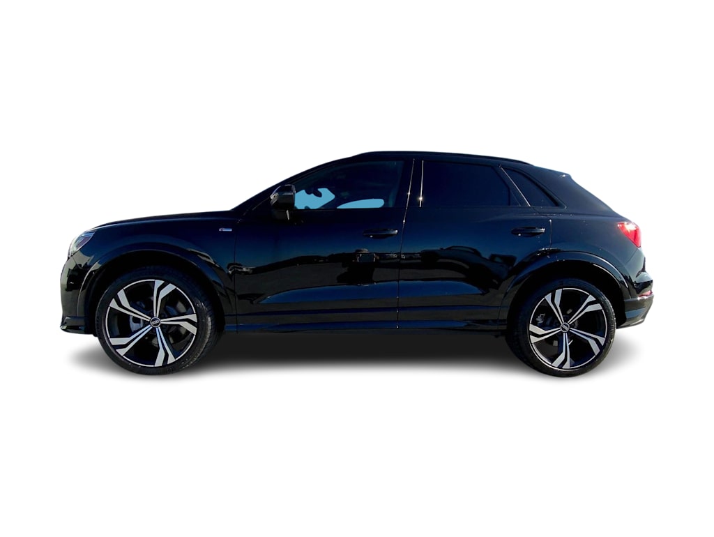 Thumbnail: 2023 Audi Q3 - 3