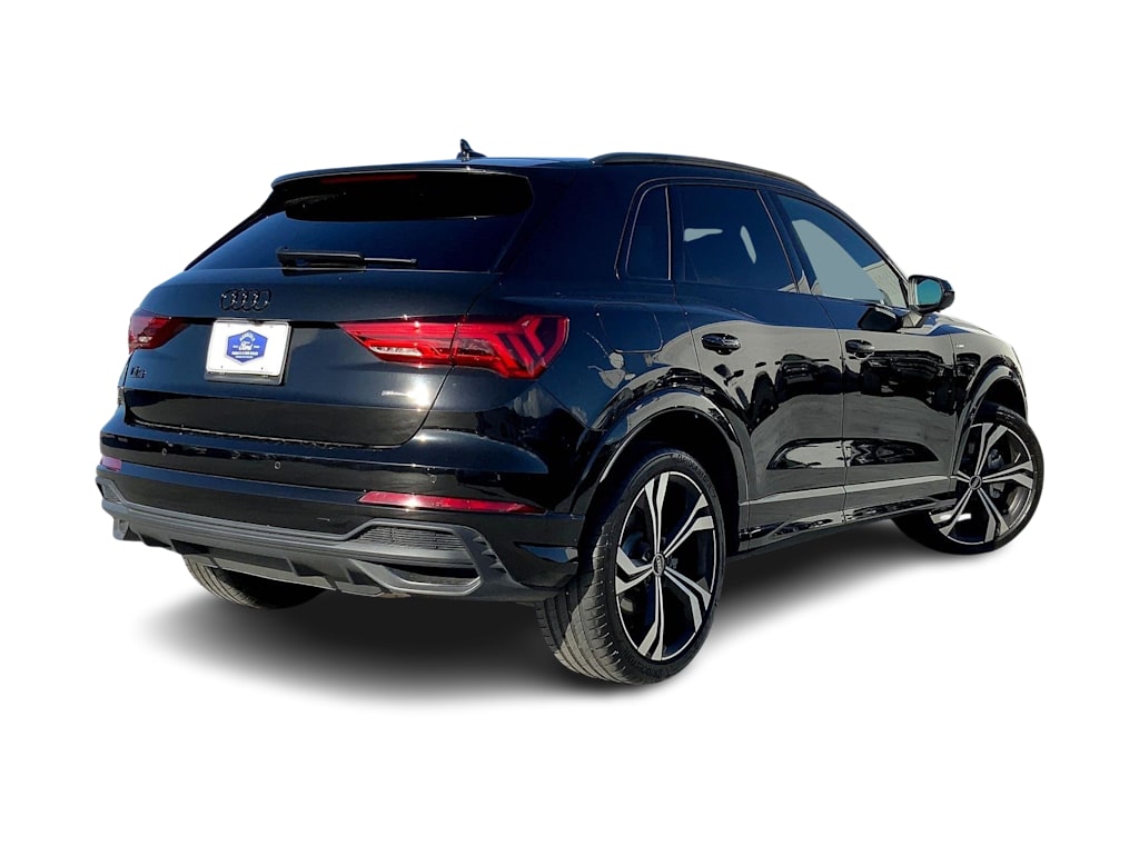 Thumbnail: 2023 Audi Q3 - 11