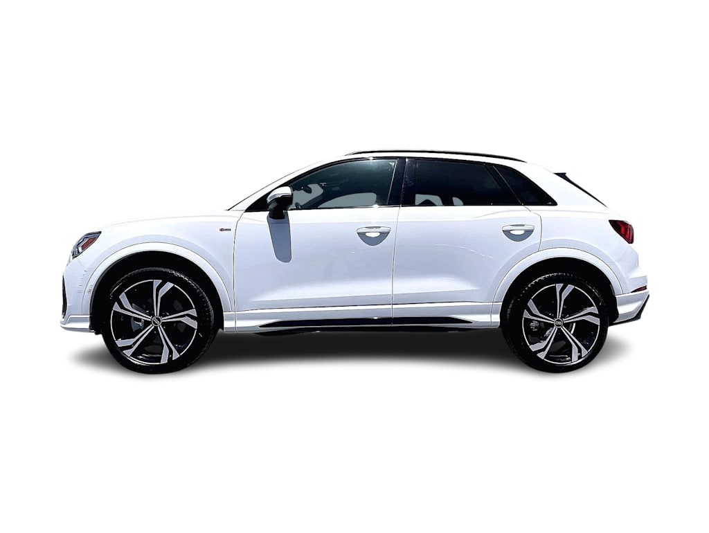 Thumbnail: 2023 Audi Q3 - 3
