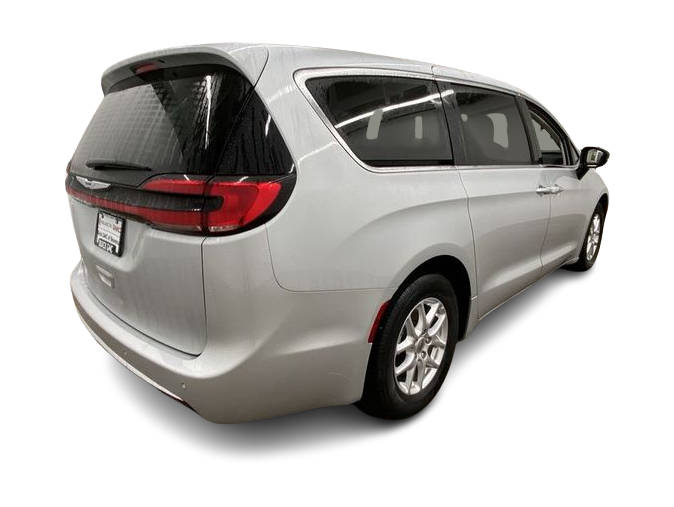 Thumbnail: 2024 Chrysler Pacifica - 18