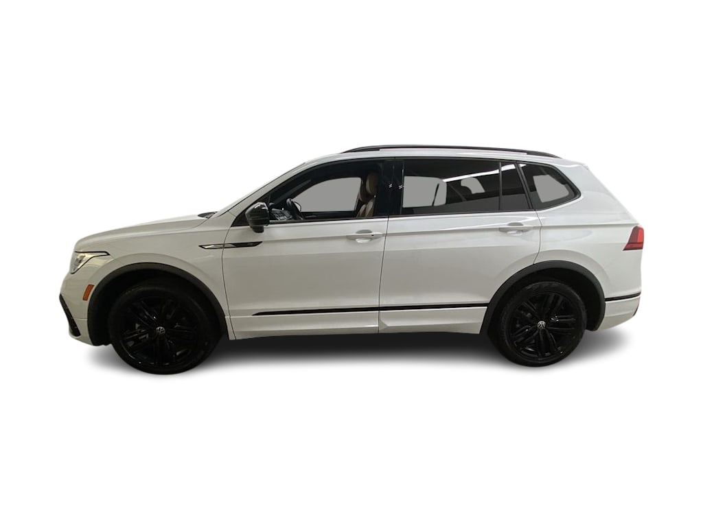 Thumbnail: 2022 Volkswagen Tiguan - 3