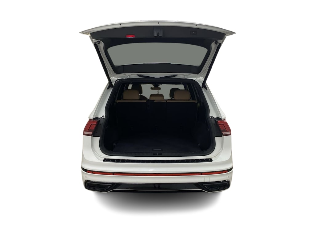 Thumbnail: 2022 Volkswagen Tiguan - 17