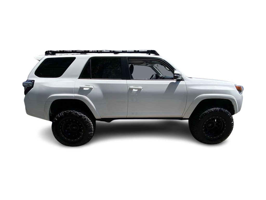 Thumbnail: 2022 Toyota 4Runner - 22