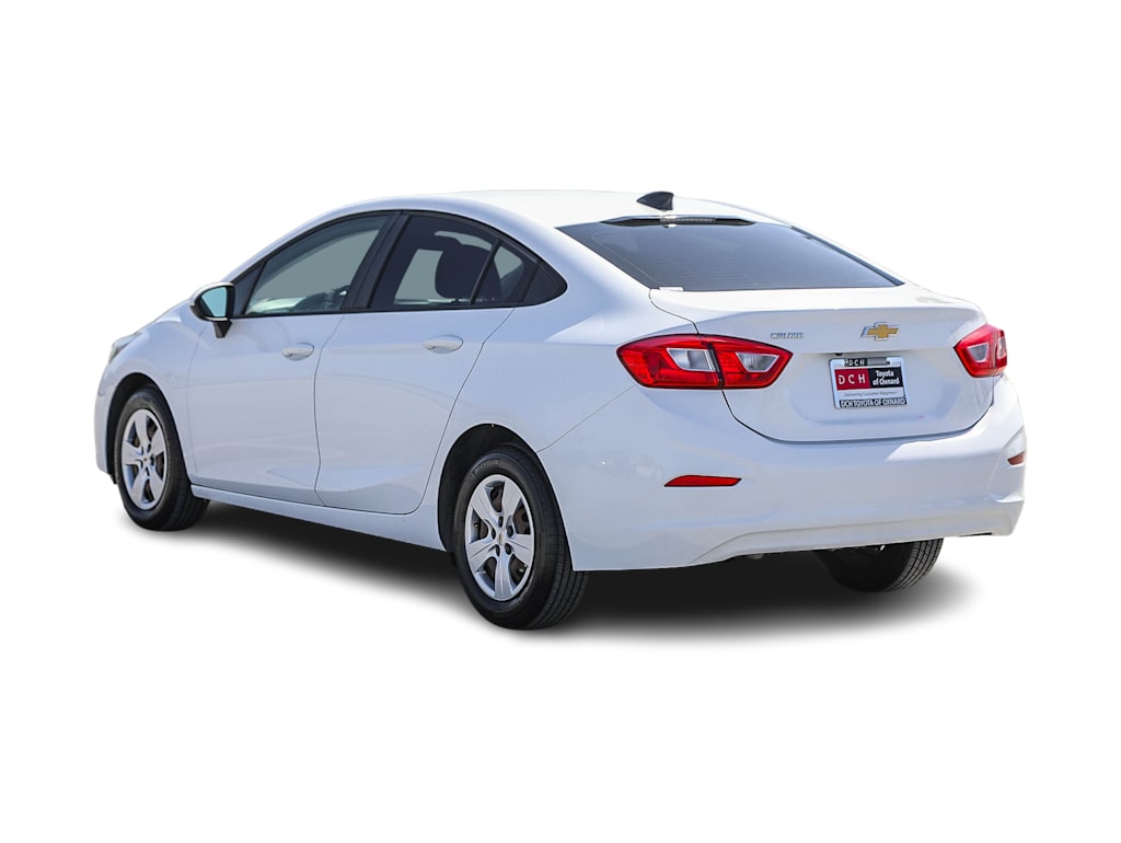 Thumbnail: 2018 Chevrolet Cruze - 3