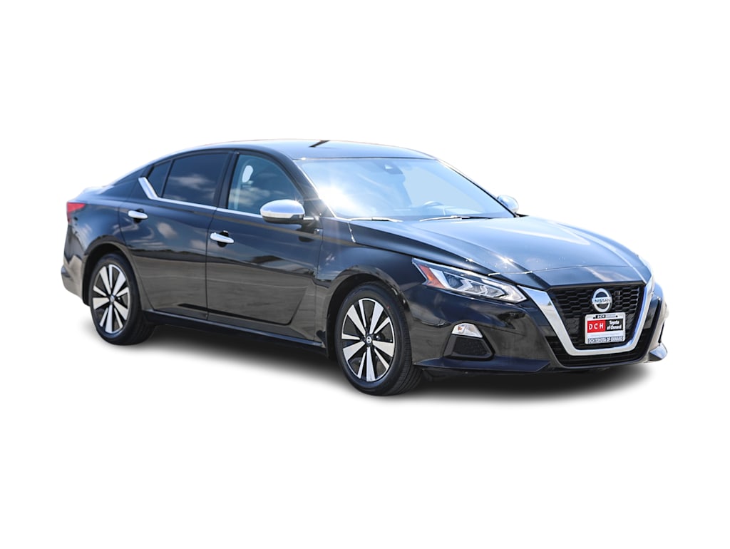 Thumbnail: 2022 Nissan Altima - 17