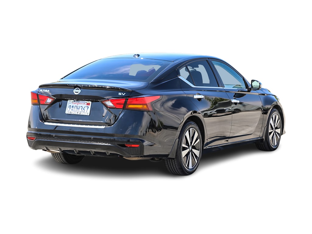 Thumbnail: 2022 Nissan Altima - 18
