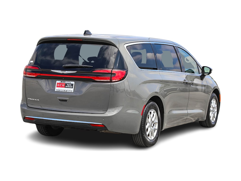 Thumbnail: 2023 Chrysler Pacifica - 17