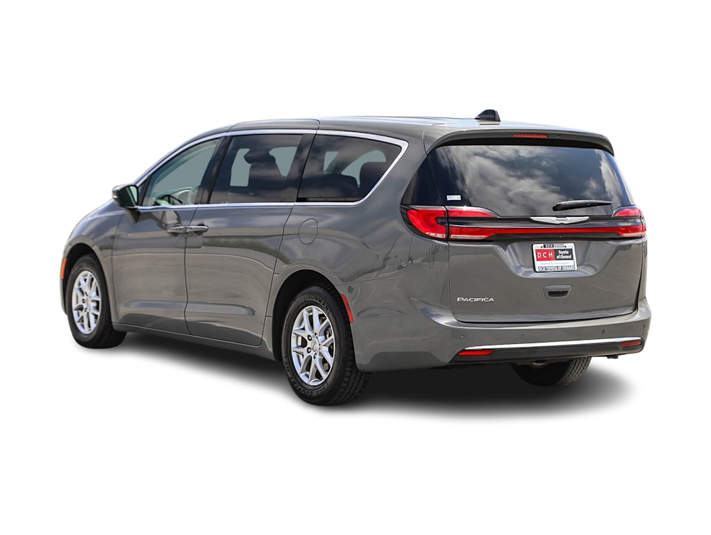 Thumbnail: 2023 Chrysler Pacifica - 3