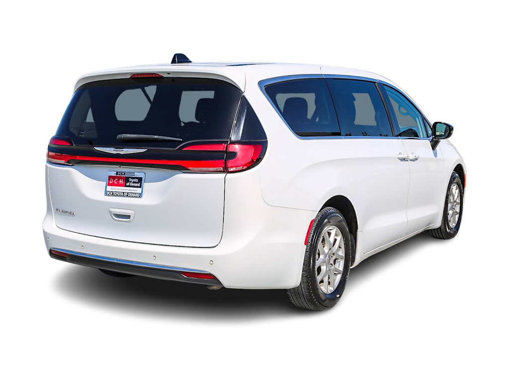 Thumbnail: 2024 Chrysler Pacifica - 17