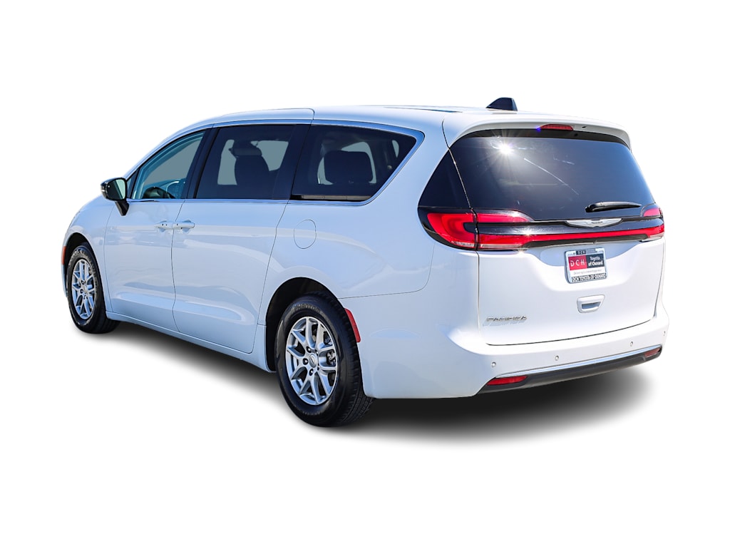 Thumbnail: 2024 Chrysler Pacifica - 3