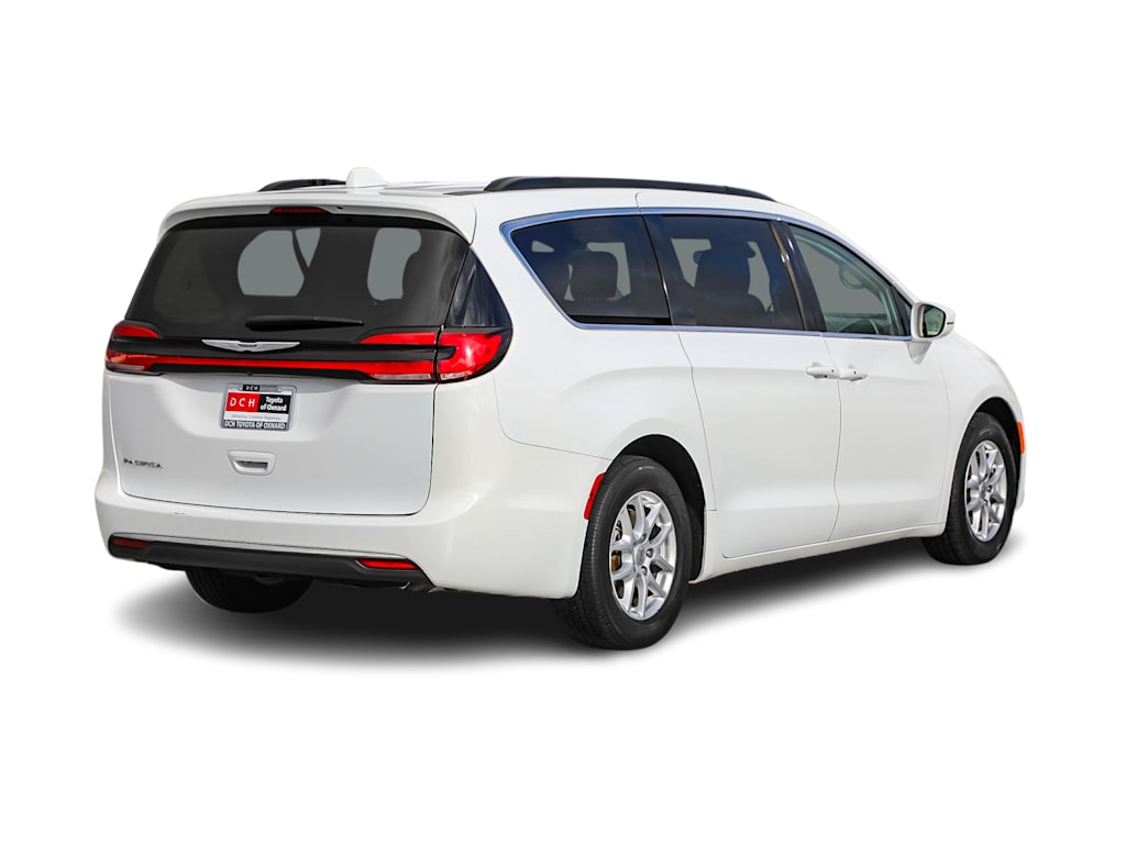 2022 Chrysler Pacifica Touring L 17