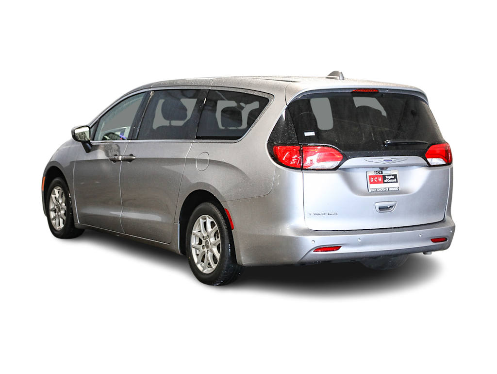 Thumbnail: 2019 Chrysler Pacifica - 3