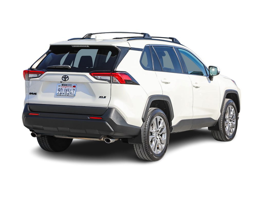 Thumbnail: 2022 Toyota RAV4 - 18