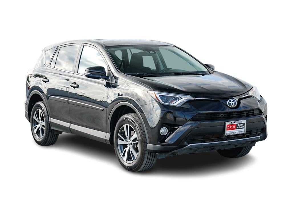 2017 Toyota RAV4 XLE 18