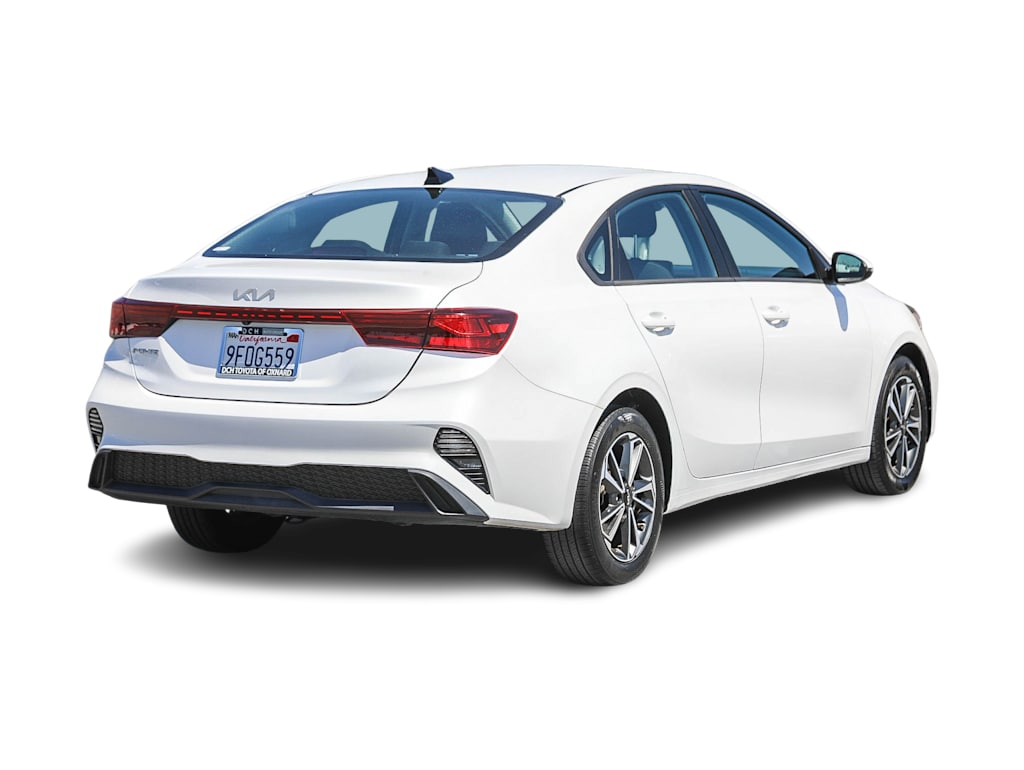 Thumbnail: 2023 Kia Forte - 18