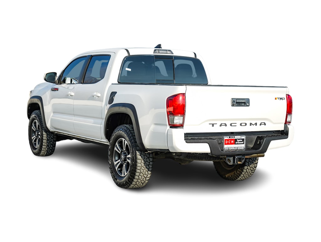 2017 Toyota Tacoma TRD Sport 3