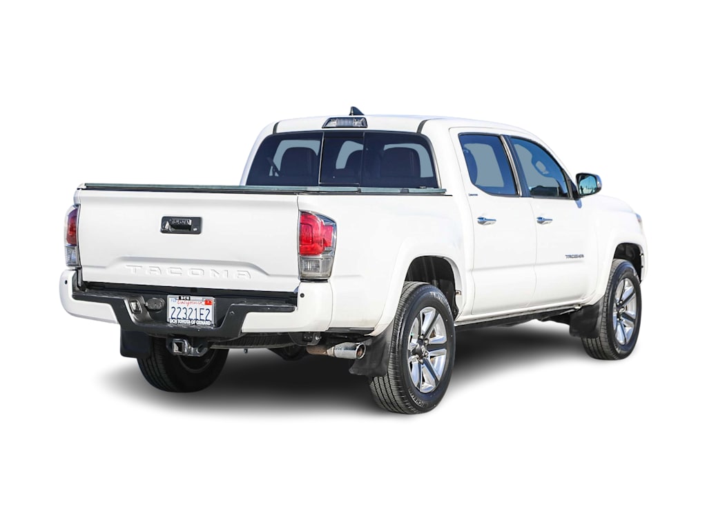 Thumbnail: 2017 Toyota Tacoma - 18