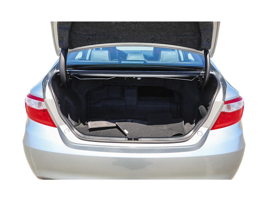 Thumbnail: 2016 Toyota Camry - 16