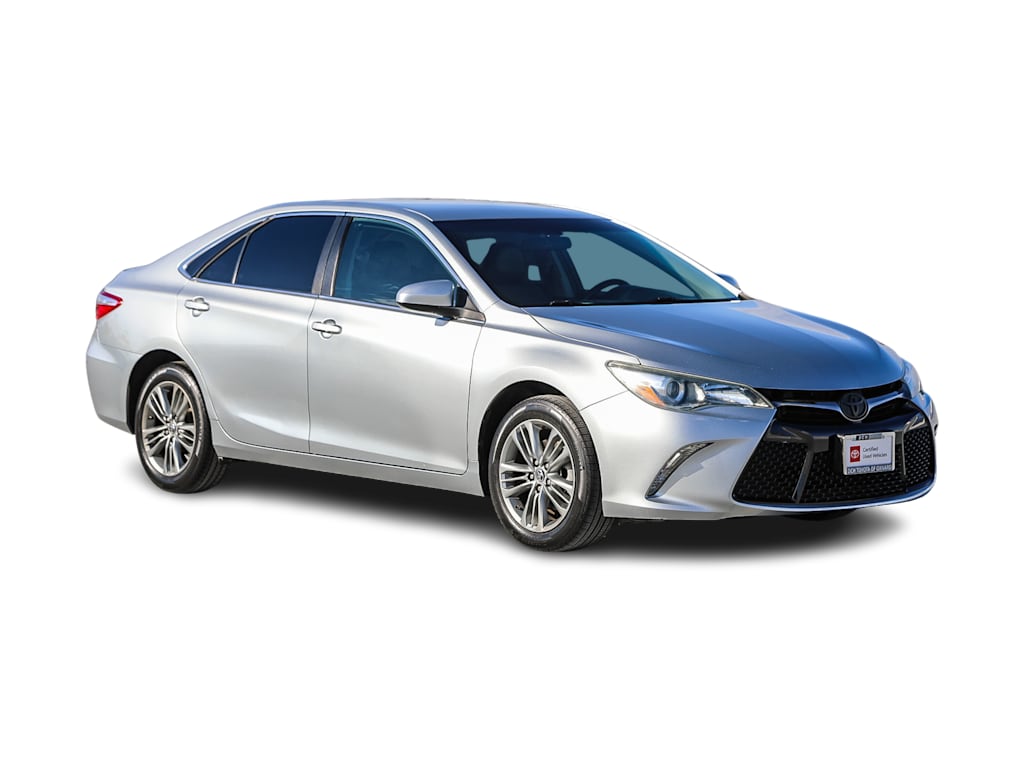 2016 Toyota Camry SE 18