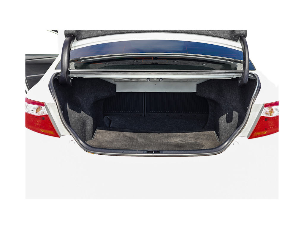 Thumbnail: 2015 Toyota Camry - 16