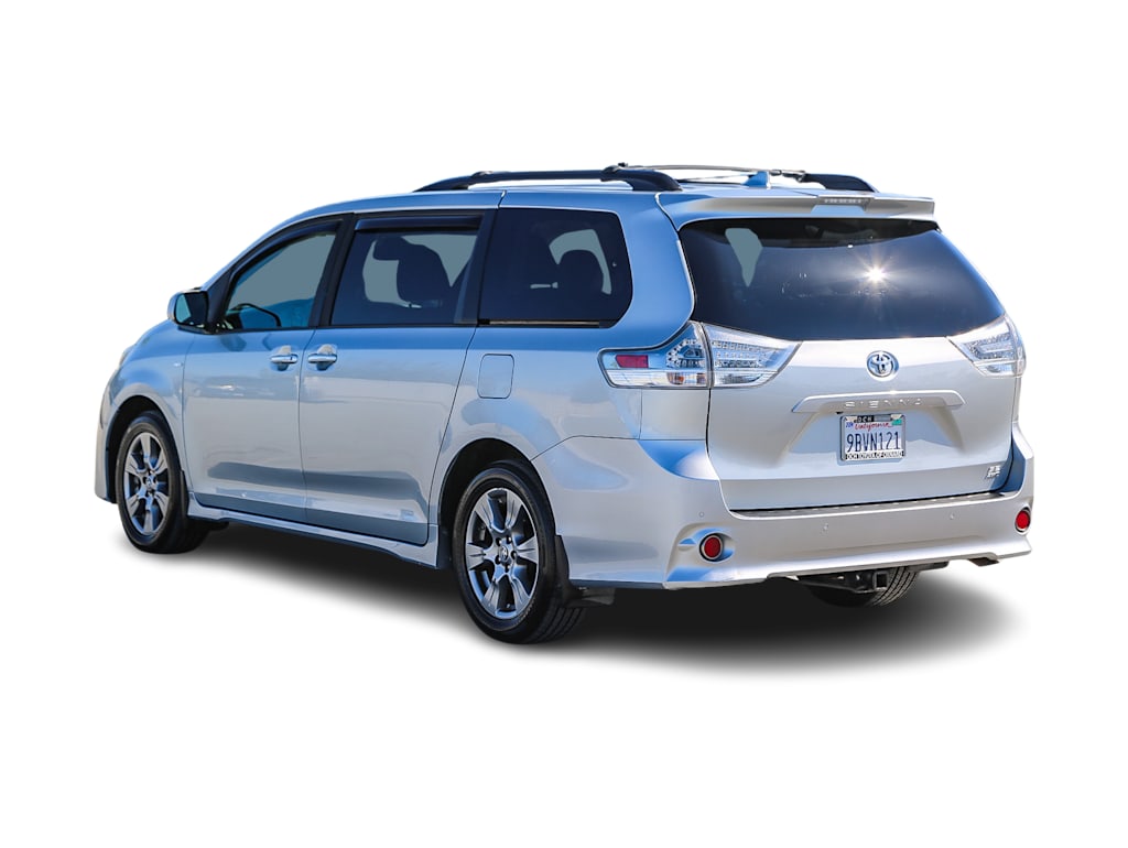 Thumbnail: 2019 Toyota Sienna - 3