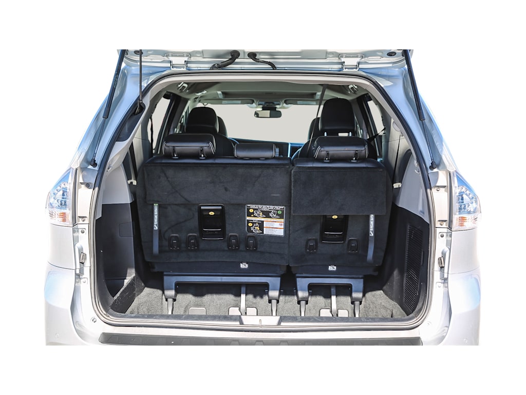 Thumbnail: 2019 Toyota Sienna - 14
