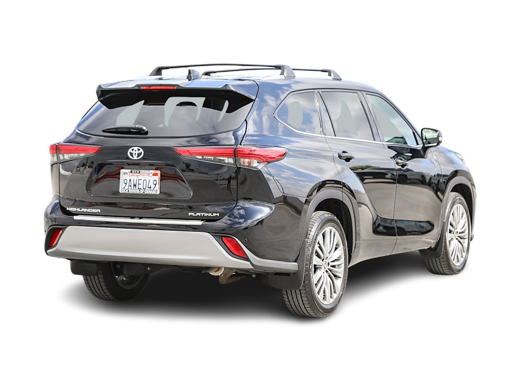 Thumbnail: 2022 Toyota Highlander - 16