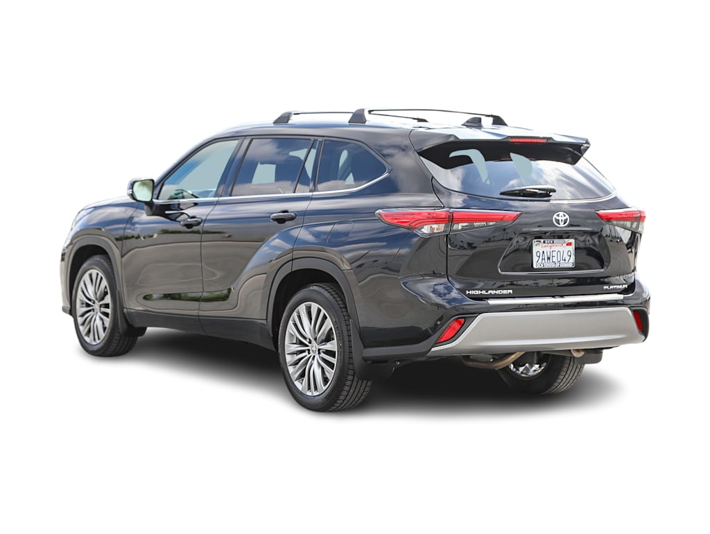 Thumbnail: 2022 Toyota Highlander - 3