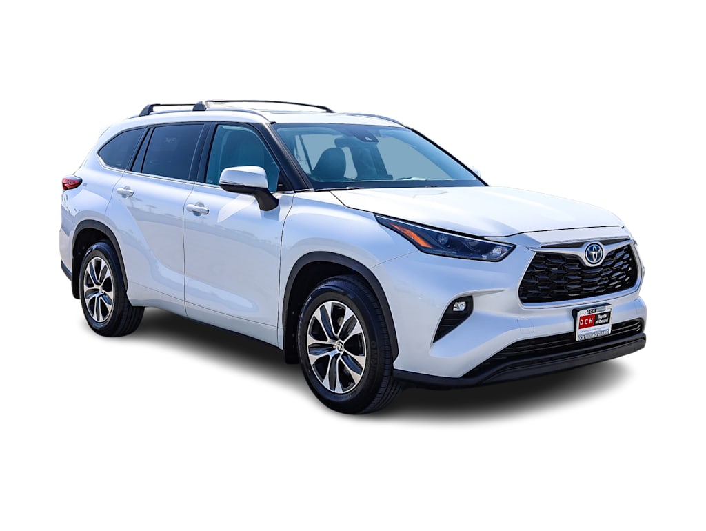 Thumbnail: 2022 Toyota Highlander - 17