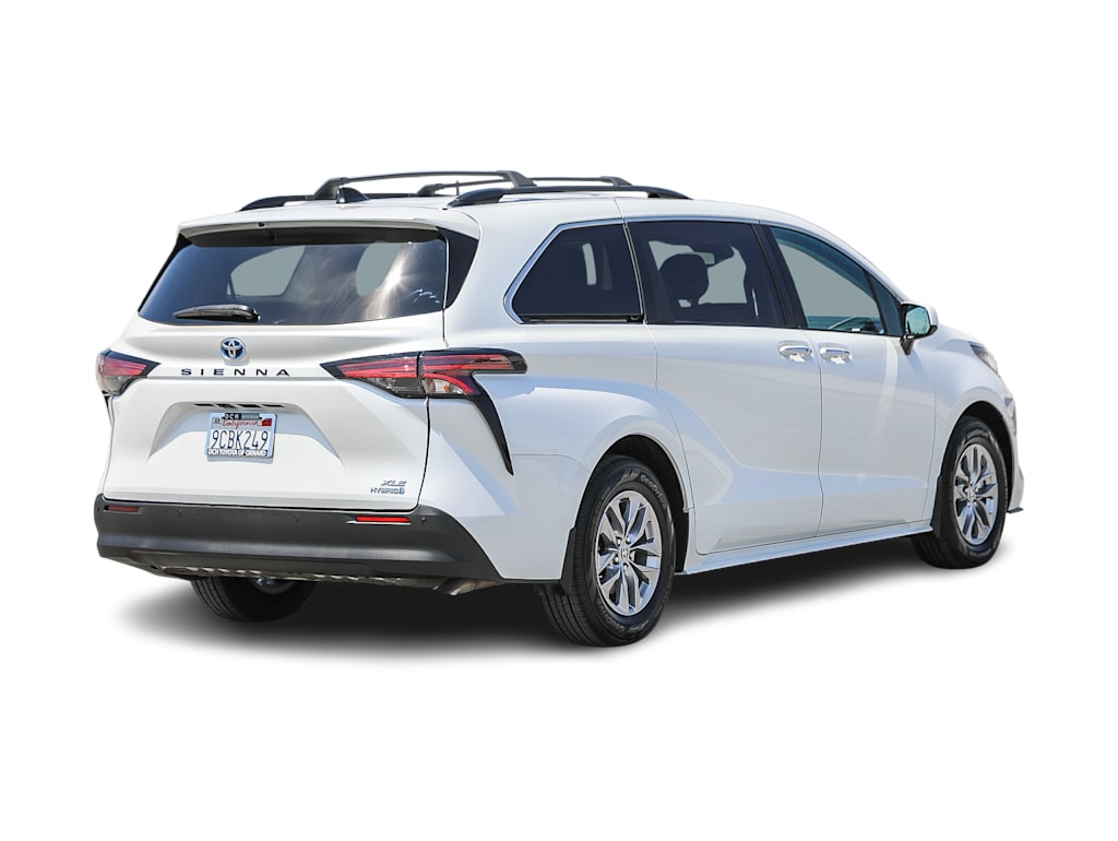 Thumbnail: 2022 Toyota Sienna - 18
