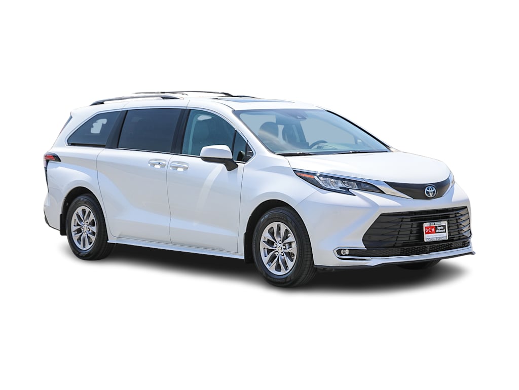 Thumbnail: 2022 Toyota Sienna - 17