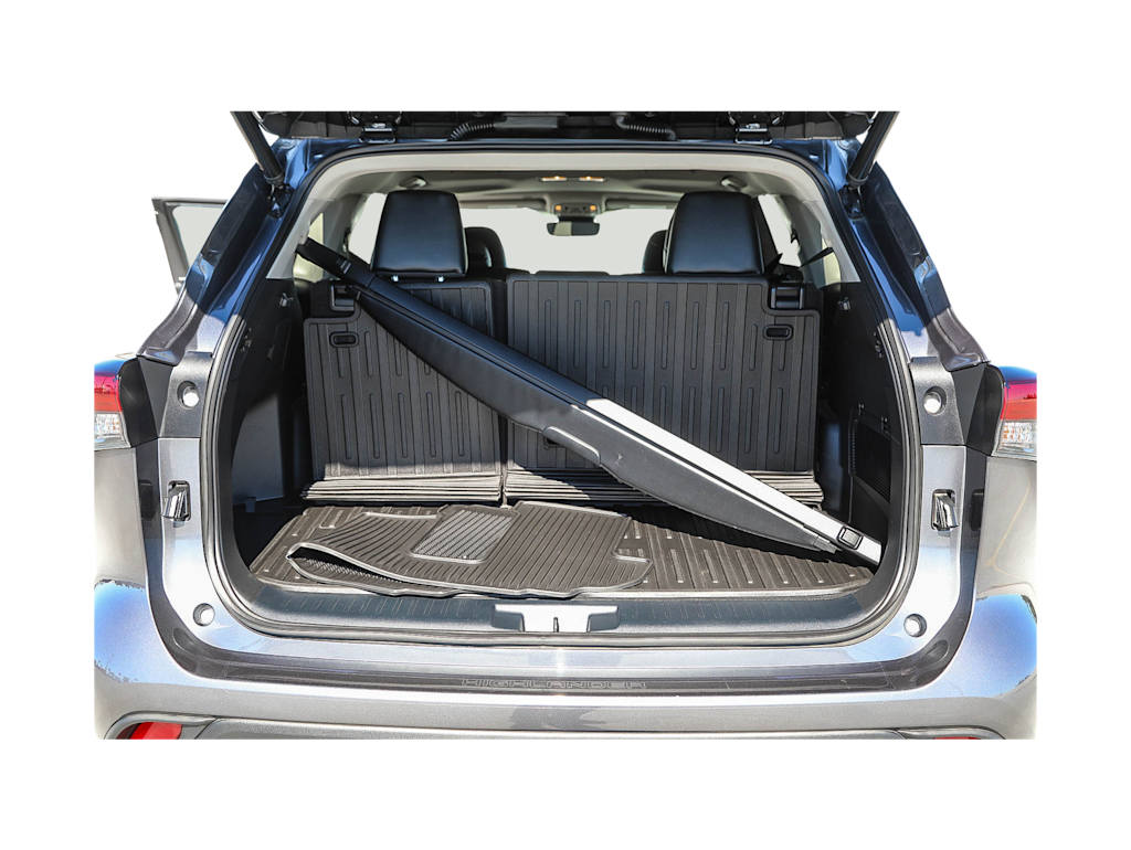 Thumbnail: 2023 Toyota Highlander - 16