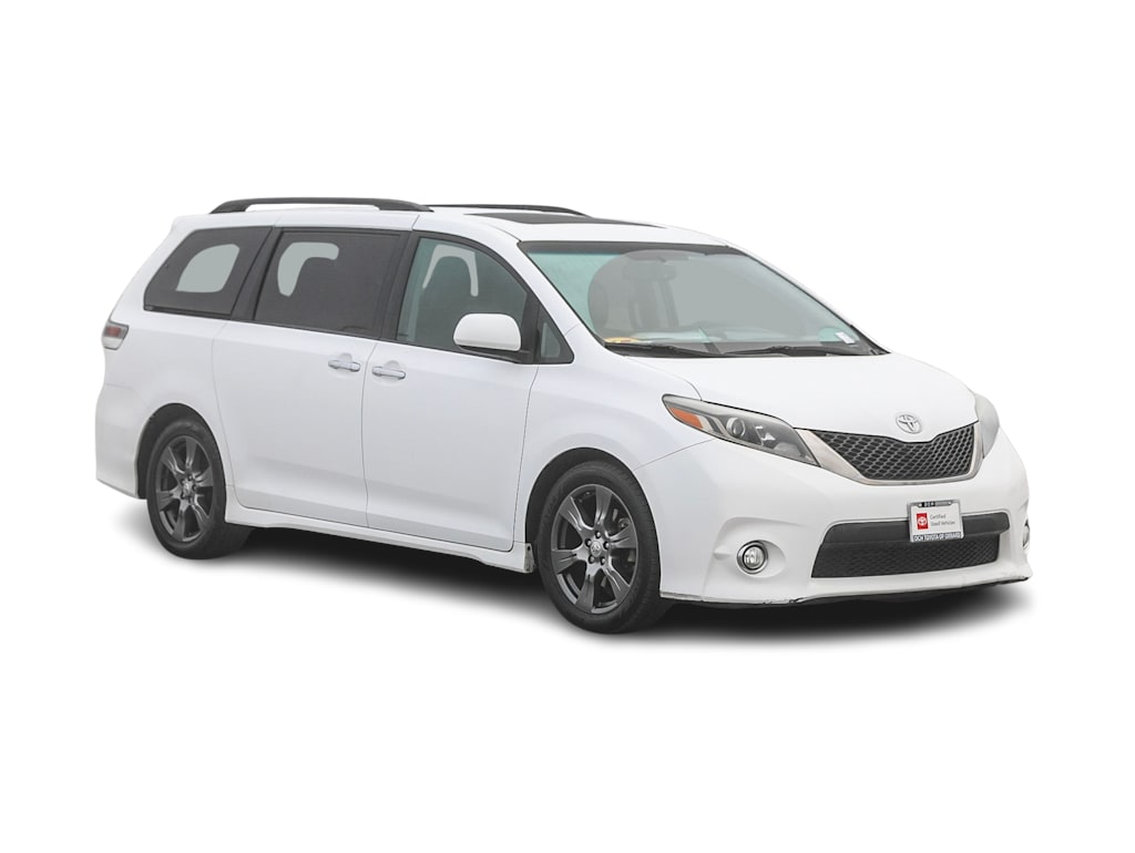 2017 Toyota Sienna SE 16