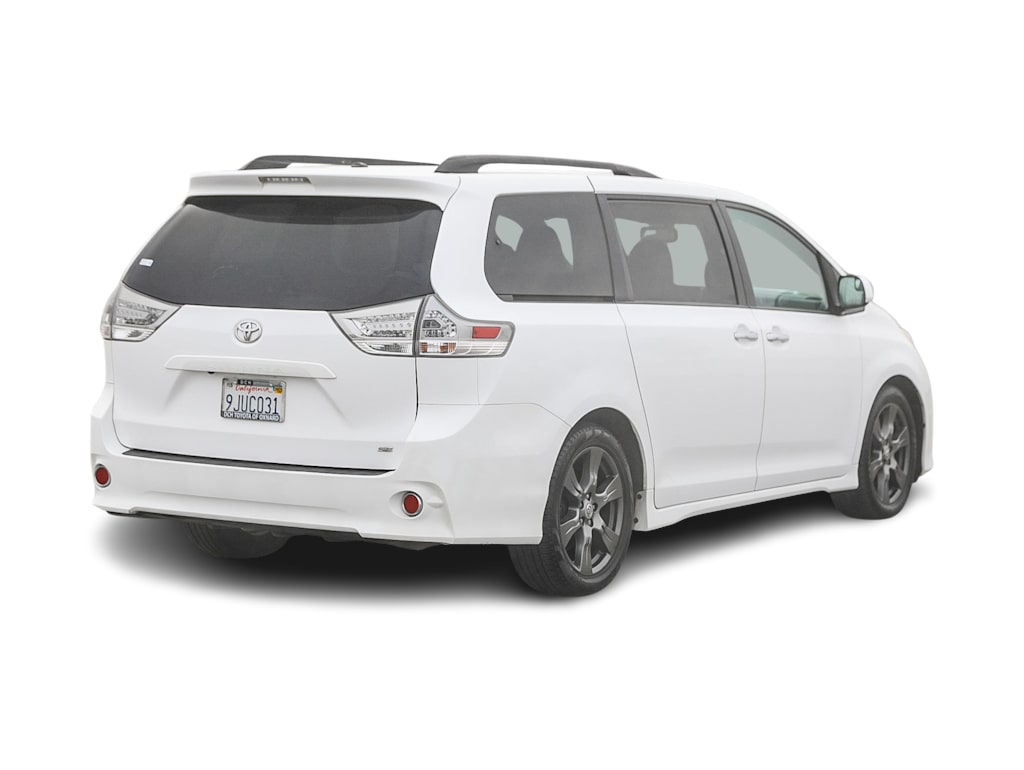 2017 Toyota Sienna SE 17