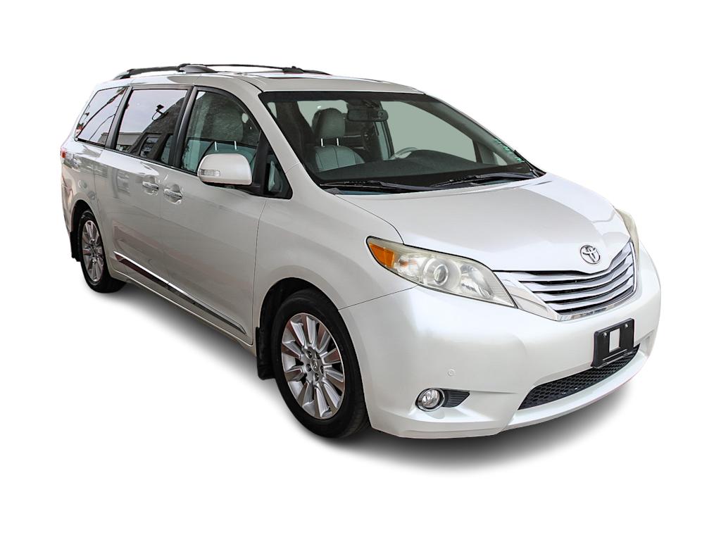 2013 Toyota Sienna Limited 9