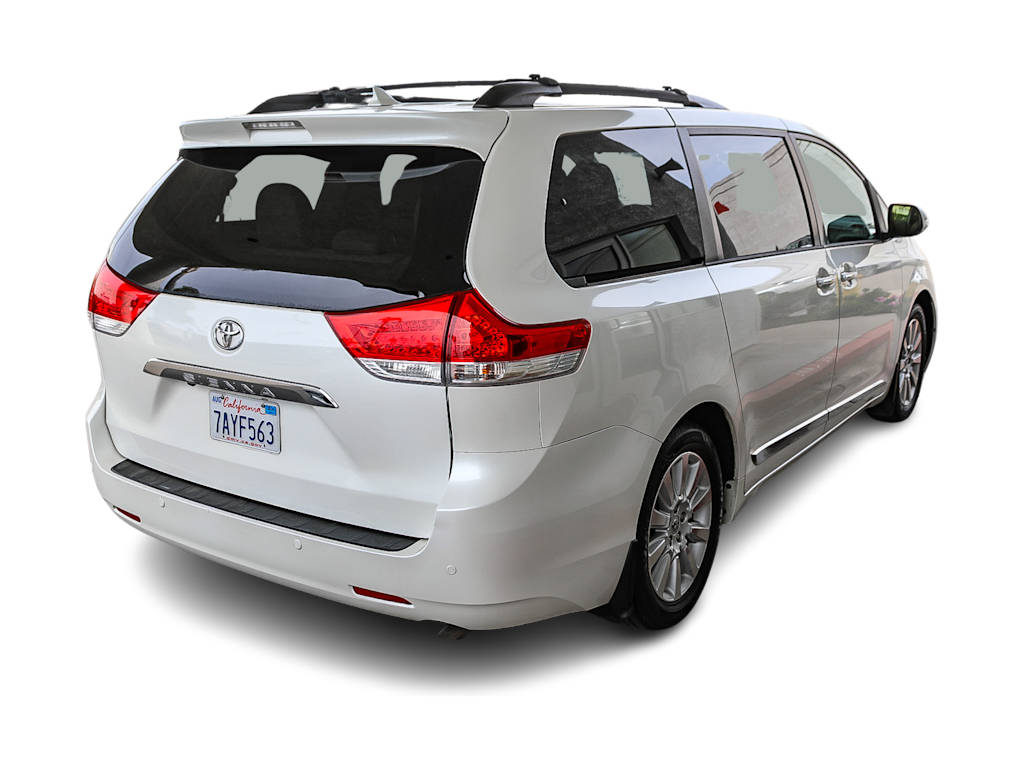 2013 Toyota Sienna Limited 10