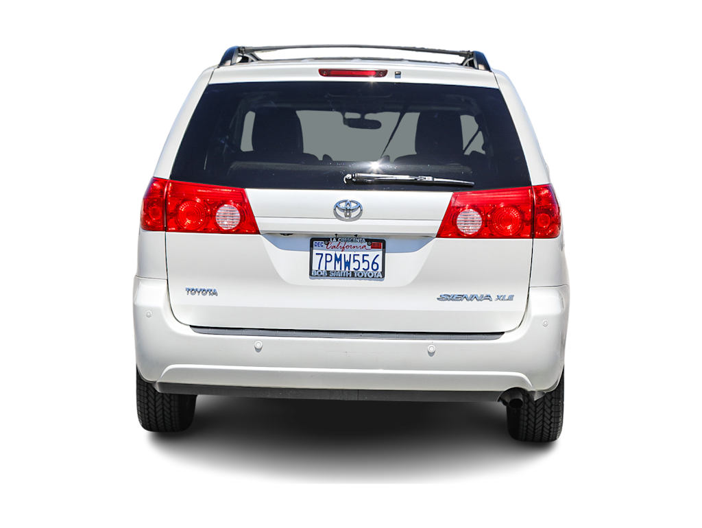 Thumbnail: 2010 Toyota Sienna - 4