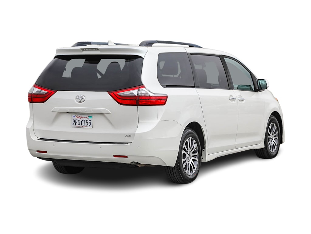 Thumbnail: 2020 Toyota Sienna - 18