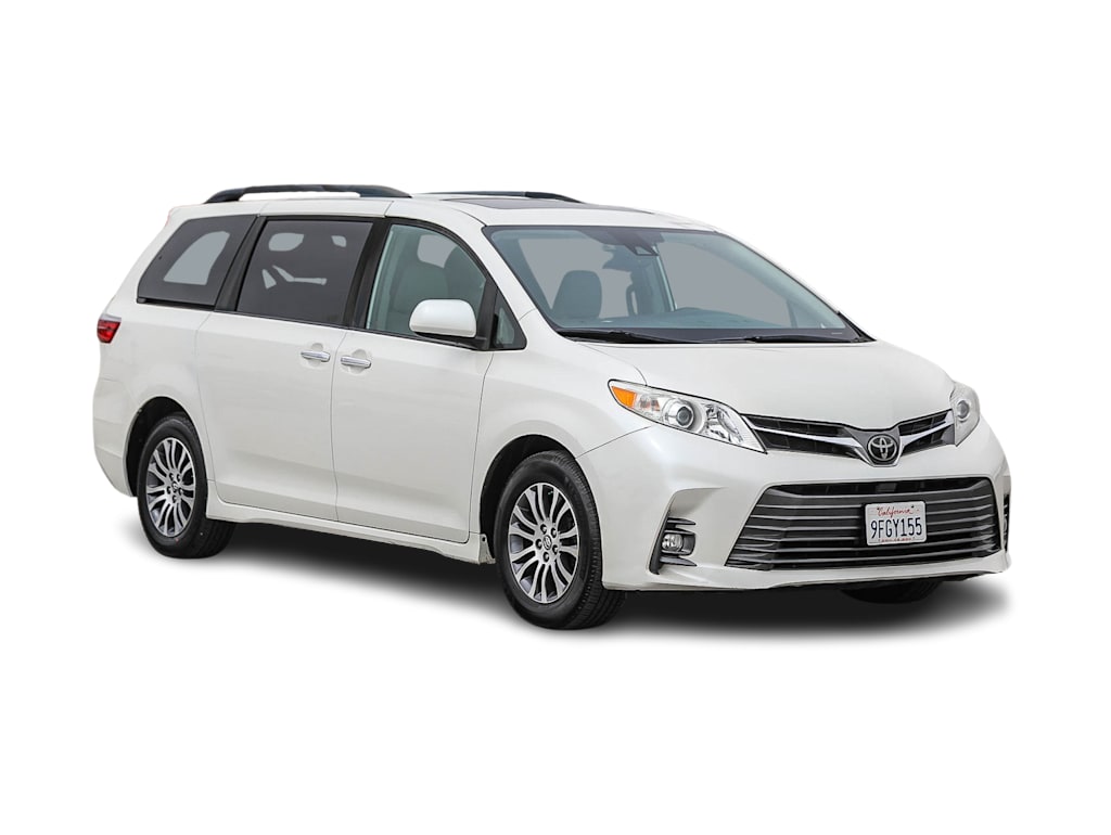 Thumbnail: 2020 Toyota Sienna - 17