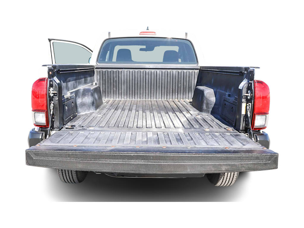 Thumbnail: 2018 Toyota Tacoma - 14