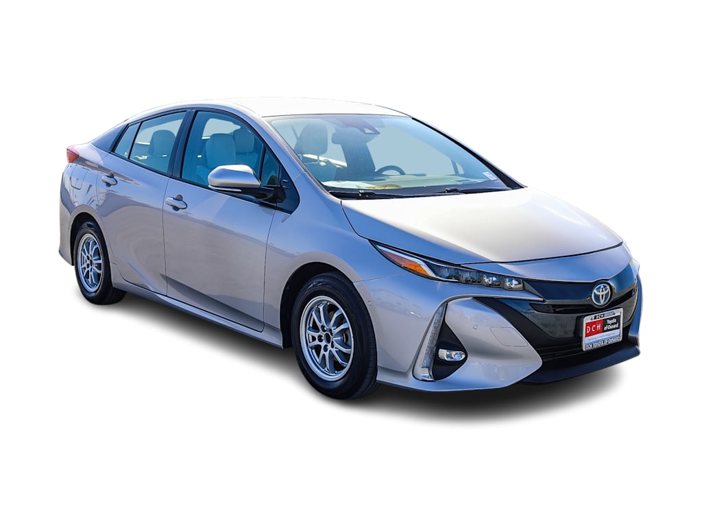 Thumbnail: 2017 Toyota Prius Prime - 16