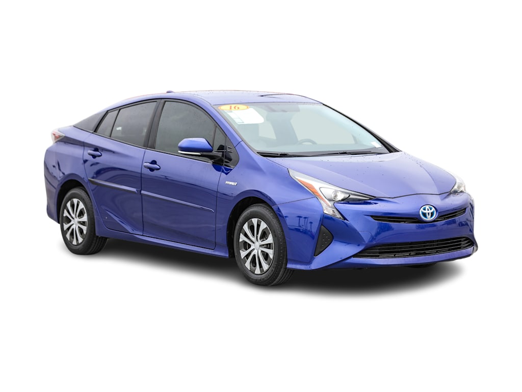 2016 Toyota Prius Three 17