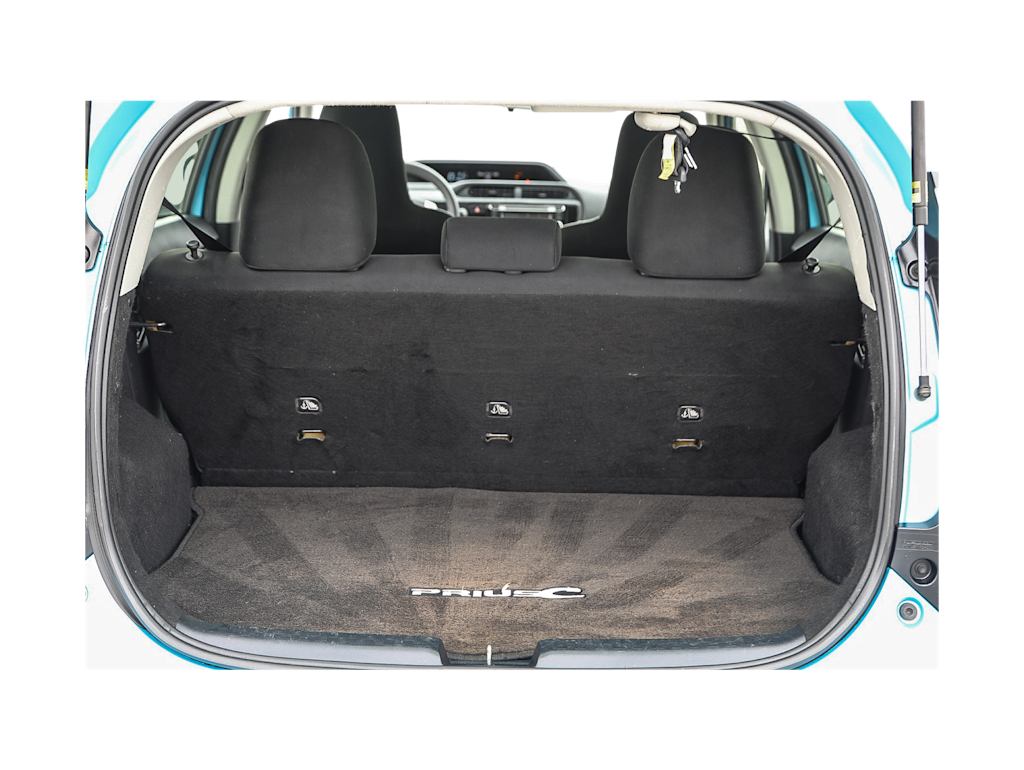 Thumbnail: 2016 Toyota Prius c - 16