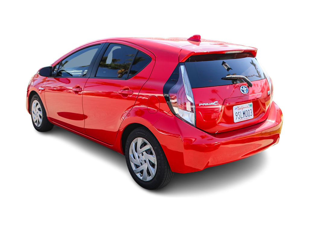 Thumbnail: 2015 Toyota Prius c - 2