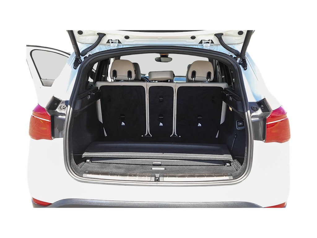 Thumbnail: 2021 BMW X1 - 16