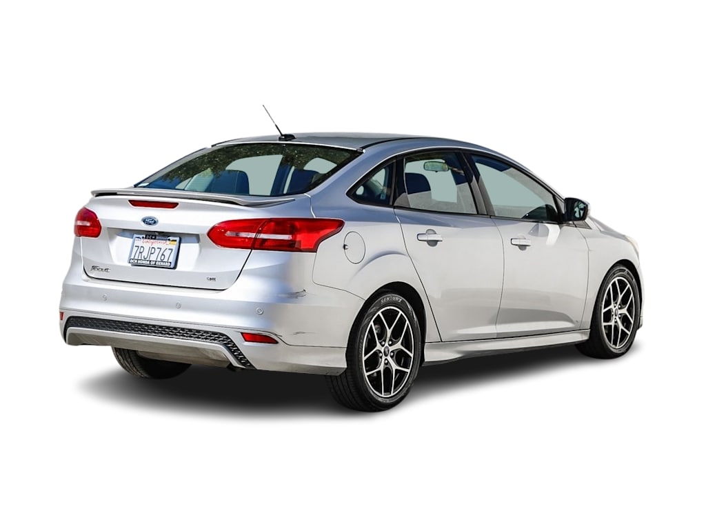 2015 Ford Focus SE 18