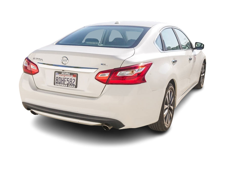 Thumbnail: 2017 Nissan Altima - 10