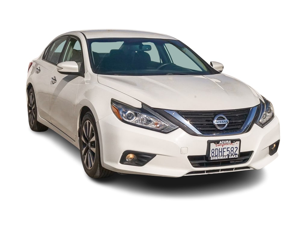 Thumbnail: 2017 Nissan Altima - 7