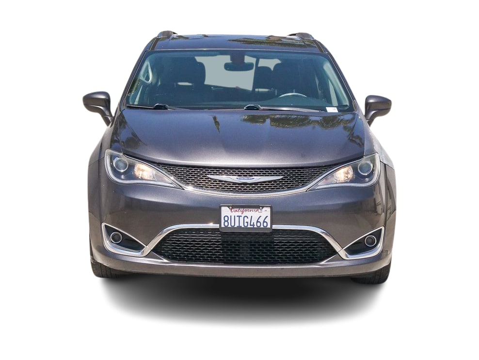 Thumbnail: 2019 Chrysler Pacifica - 4